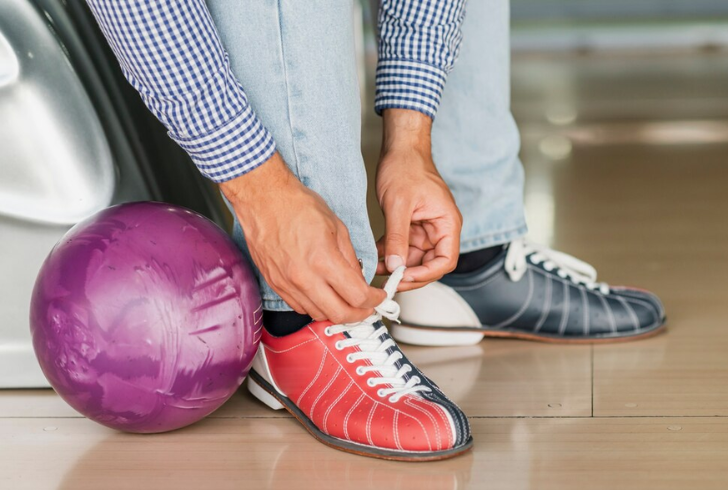 Bowling Tips - Choose the Right Bowling Shoes 