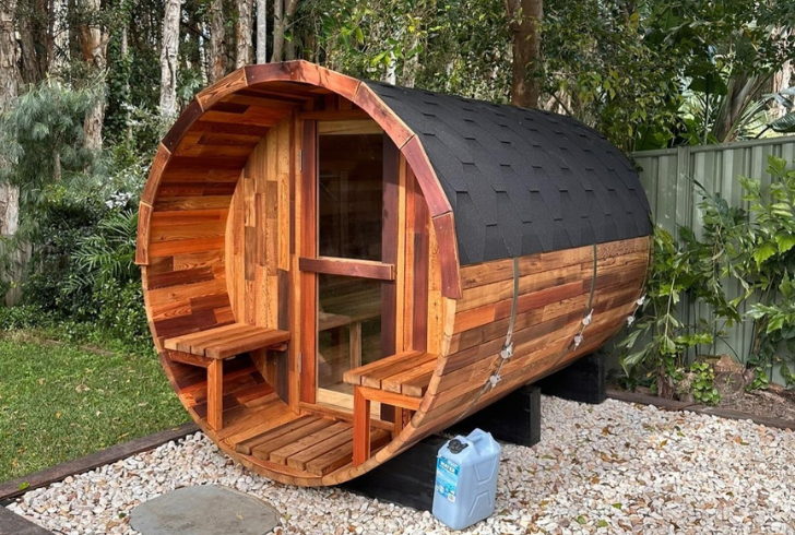 Barrel Sauna for Efficient Outdoor Heating